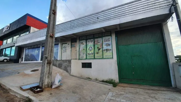 Barracão para locação com 2 salas comerciais no Parque São Paulo em Cascavel Pr