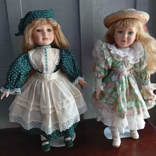 Bonecas de porcelana antigas