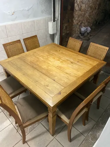 Mesa de madeira de demolição 