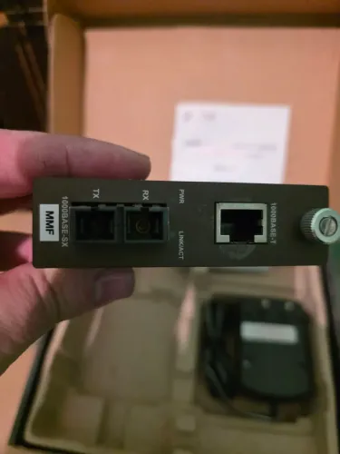 WGT-70x de Conversores de Mídia Gigabit Ethernet Smart da PLANET Technology.