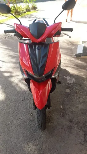 Vendo moto neo 125 toda boa bem conservada só fale se tiver interesse