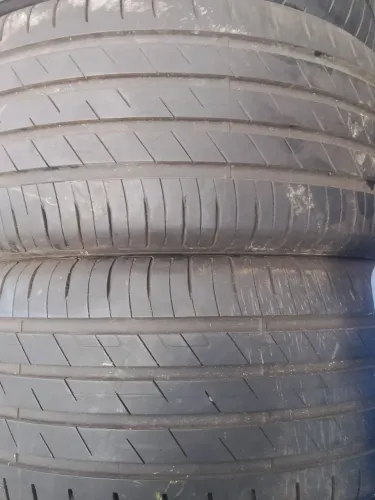 Par de pneus 235-45-19 Goodyear