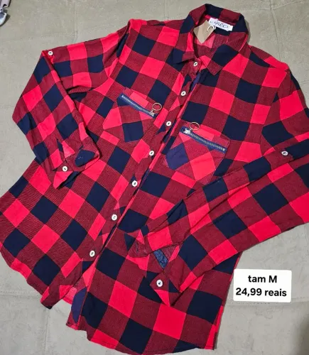 Vendo camisas no Xadrez Feminino