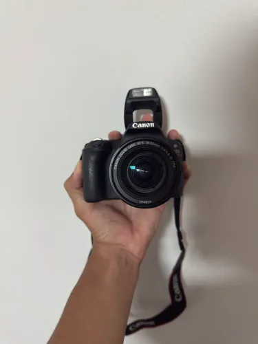 CANON SL2 PRATICAMENTE NOVA