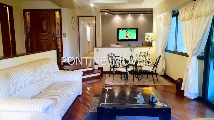 Apartamento de 198m² na Aclimação com 3 suítes e 1 unidade por andar!