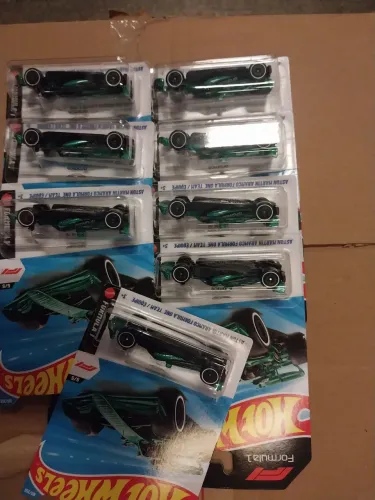 Hot Wheels fórmula1  10 unidades  valor 45 cada 