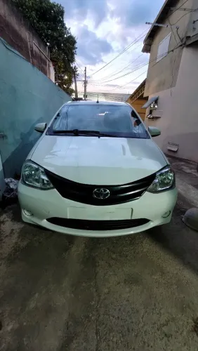 Toyota Etios X 1.3 Flex 16V 5P Mec. 2014