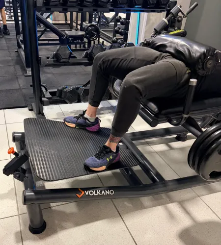 Máquina musculação glúteos Volkano