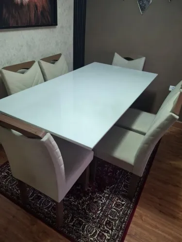 Mesa de jantar com 6 cadeiras 