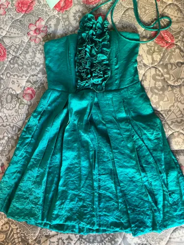 Vestido de festa curto verde