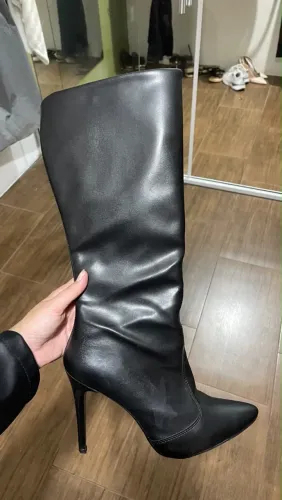 Vende-se bota cano alto