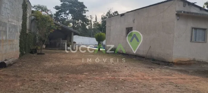 Chácara à venda em Jacareí-SP, bairro Estância Porto Velho: 2 salas, 3 banheiros, 167m². I