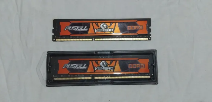 Dois pentes de memória ram ddr3 8gb, 1600mhz, Puskill. Elas estão bem novinhas ?