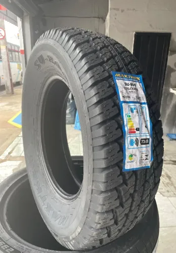 Pneus Novos Maxtrek 225/70 Aro 16 AT