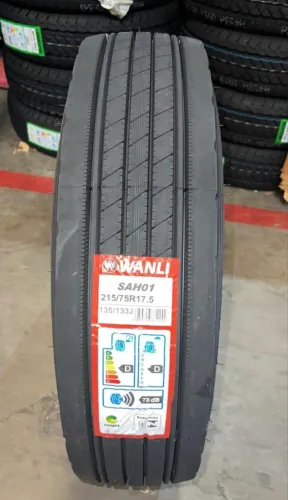 PNEU 215.75 r17,5 LISO - novo