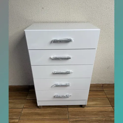 Cômoda com 5 gavetas - entrego