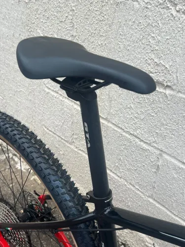 Bicicleta MTB OGGI 7.6