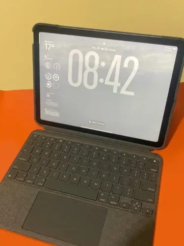 Logitech Combo Touch para iPad Air