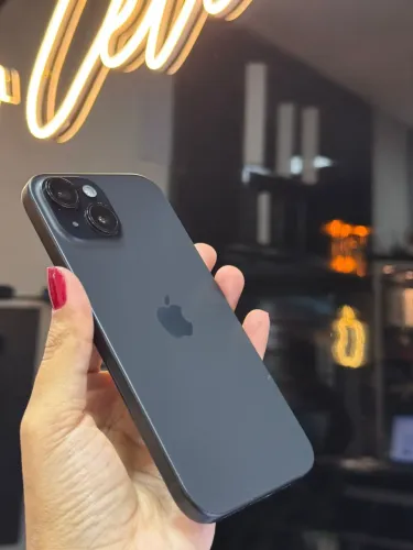 iPhone 15 128GB 