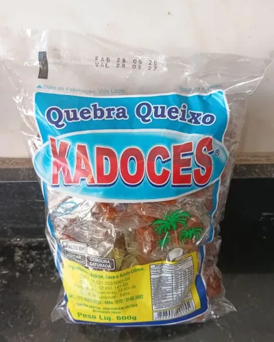 Distribuidor doces quebra queixo de coco