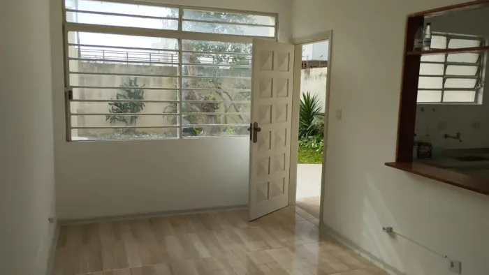 Apartamento para aluguel possui 80 metros quadrados com 2 quartos