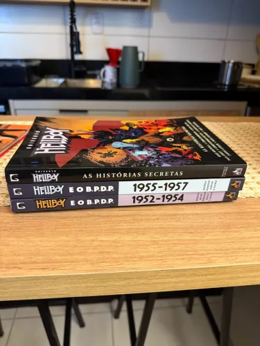HELLBOY E O BPDB + AS HISTÓRIAS SECRETAS