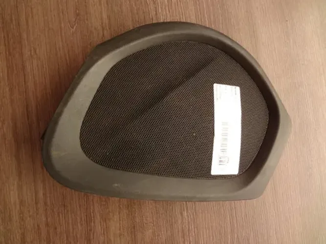 Moldura Tampa Som Porta Dianteira Direita Gm Onix Lt 2013