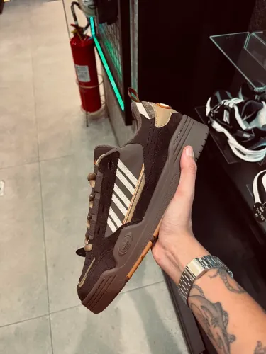 tênis Adidas Adi2000