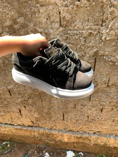 tênis alexander mcqueen camurça