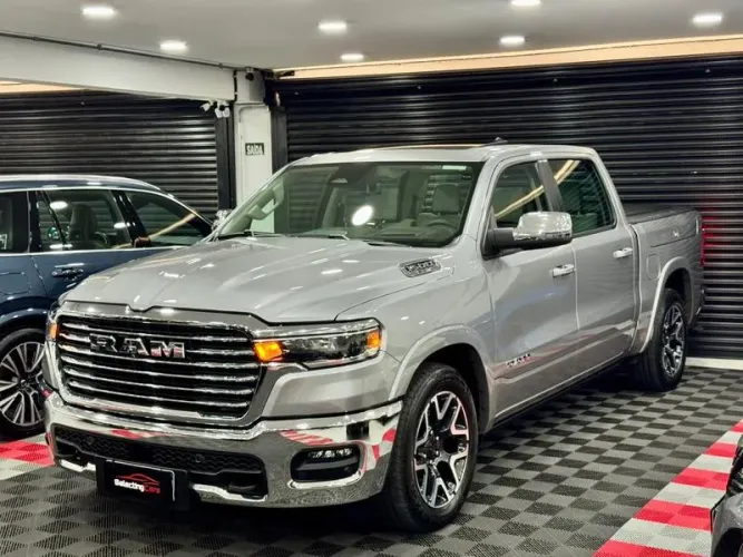 Ram 1500 Laram. Night ED. Bi-TB 3.0 4X4 Aut. 2025