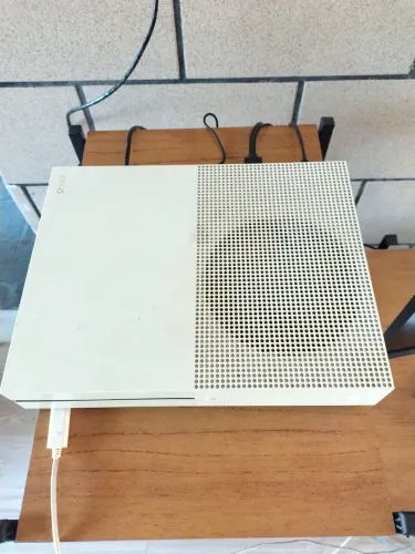Xbox One S 300Gb + Controle Original