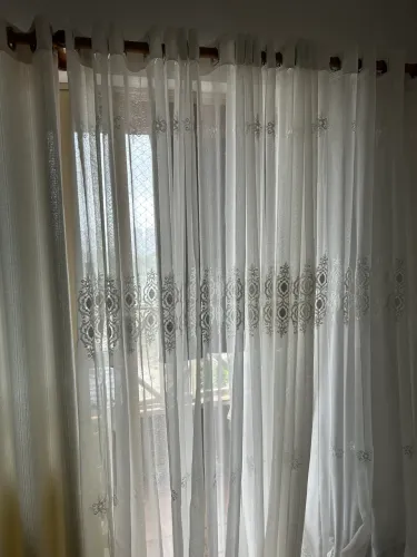 Cortinas de Linho Bordado Desenhos de Arabescos