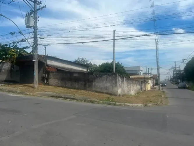 Vendo excelente terreno de esquina no Laranjal!