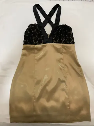 Vestido Dourado My Place