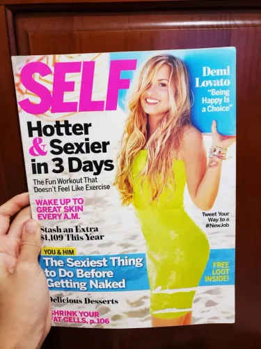 Revista Self demi lovato 