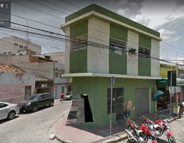 Prédio comercial/Lojas/ Box perto da Igreja central de Caruaru 340mil