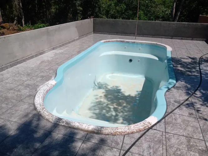 Manutenção piscina de fibra 