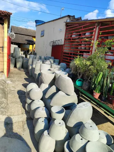 Vasos de cimento para plantas - diversos tamanhos