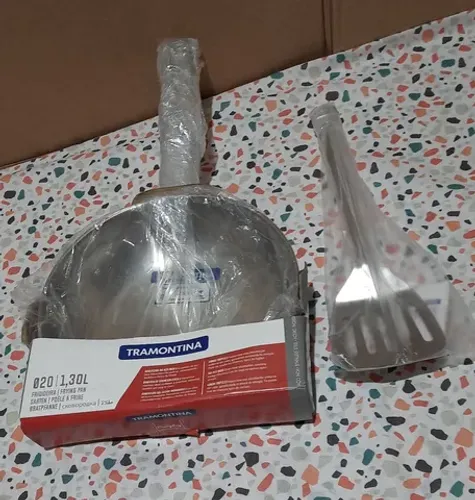 Frigideira Tramontina Allegra aço inox fundo triplo 20 cm +uma espátula aço inox