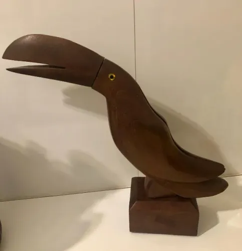 Escultura de tucano articulado em madeira (LEIA O ANÚNCIO!)