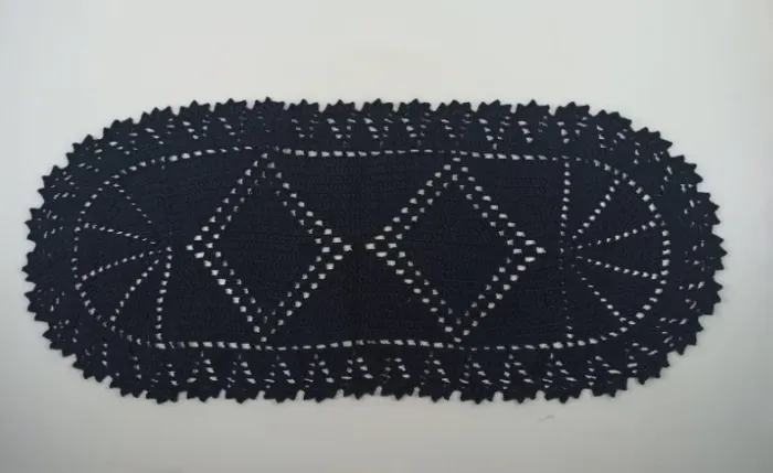 Tapete Oval De Crochê Em Barbante 50x110cm Artesanal