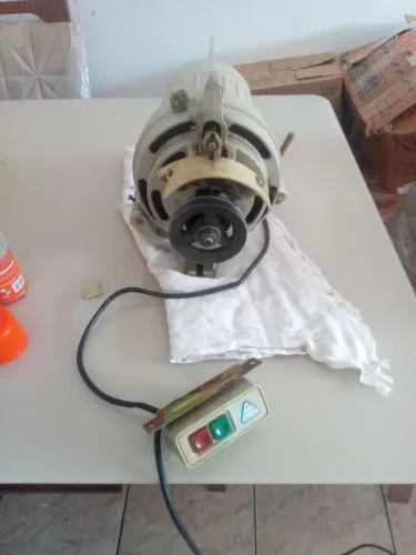 Motor de máquina Singer semi industrial.