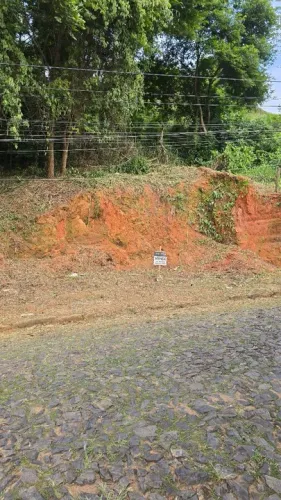 Lote à venda no bairro Colinas - Cataguases MG