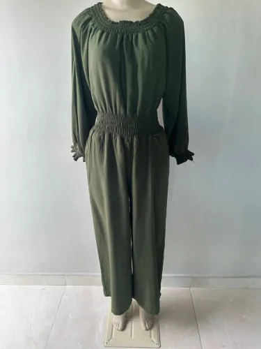 Macacão verde elegante e confortável