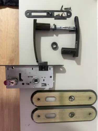 Fechadura de porta + tetra Stam com chaves