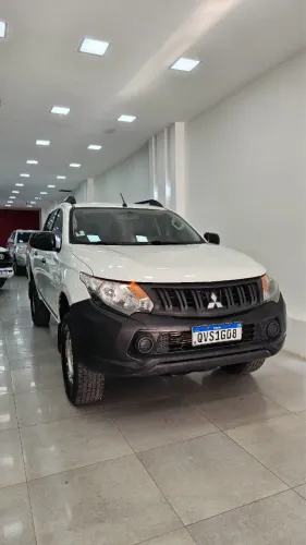 Mitsubishi L200 Tri. Outd. GLX 2.4 CD 4X4 Die. MEC 2021