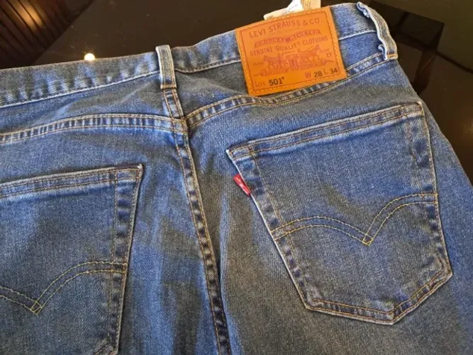Calça Jeans Lev's 501 Original Excelente Estado  tamanho W28 L34 Azul padrão