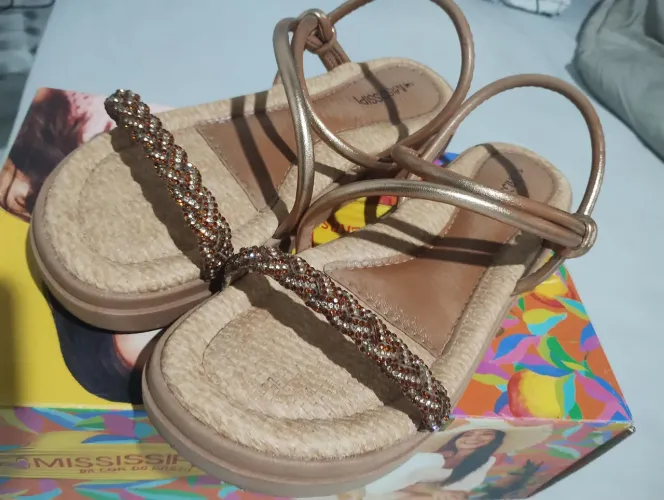 Sandália Mississipi Dourada Rasteira