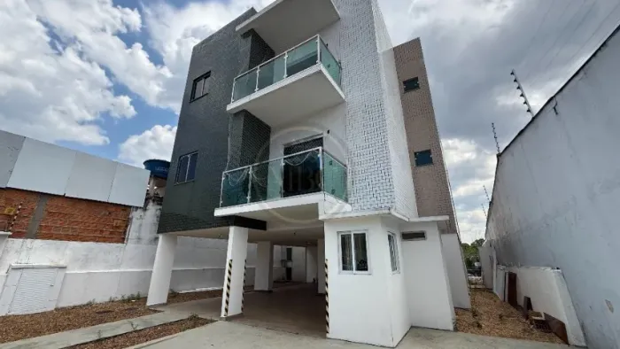 VENDO Prédio no Cj. Aruanã com 4 Apartamentos, 2 suítes cada um