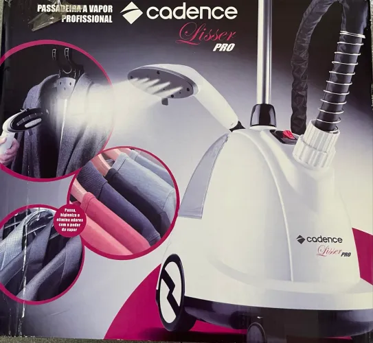 Passadeira de roupa Cadence nova 